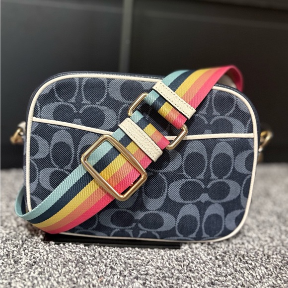 COACH DEMPSEY CAMERA BAG IN SIGNATURE JACQUARD WITH PATCH - Picture 7 of 12